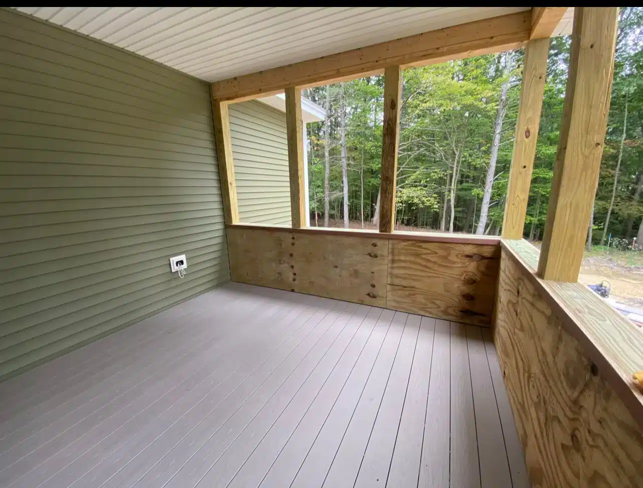 Custom Deck contractors near me in New Hampshire