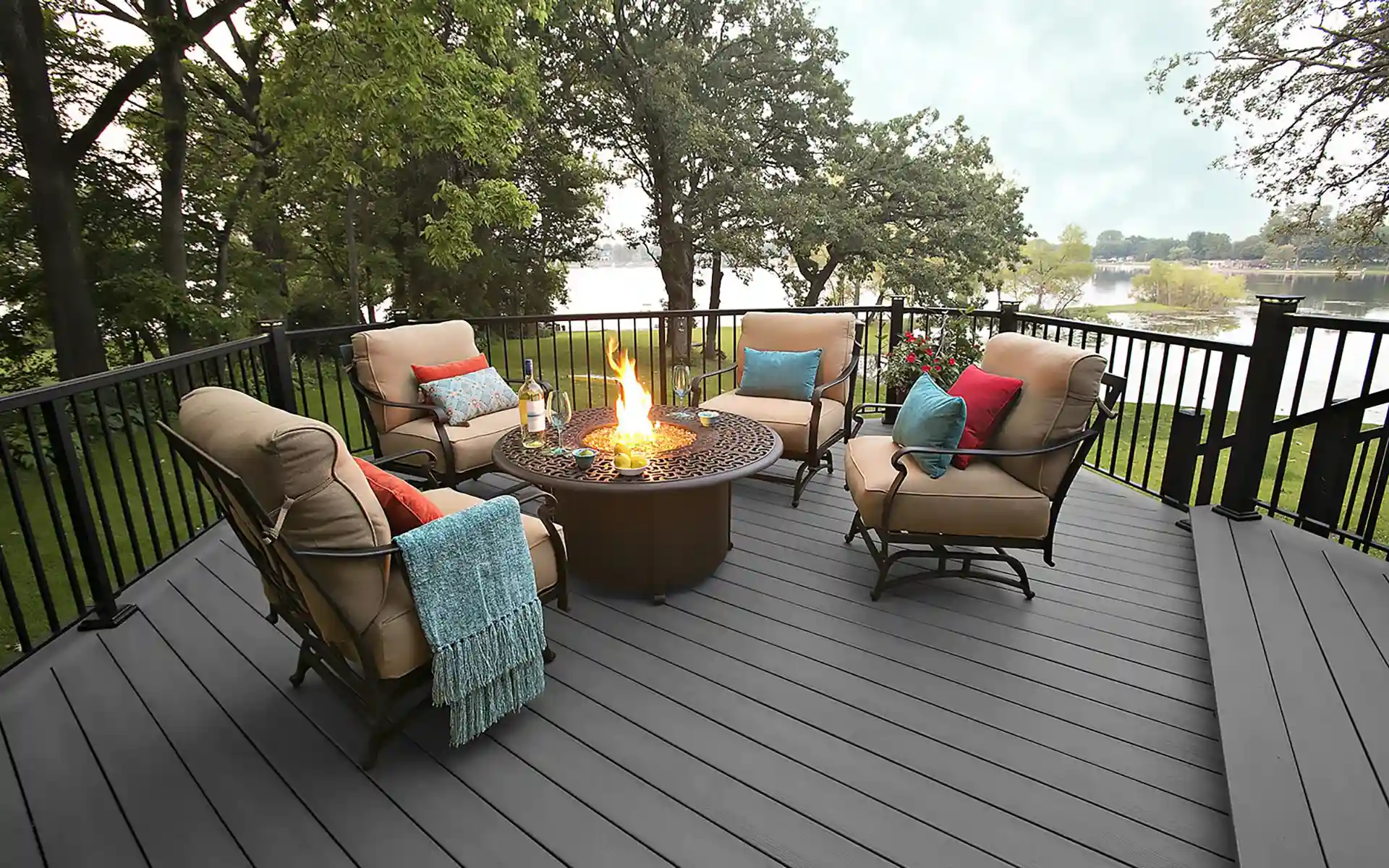 Photo from MoistureShield Decking of a deck with outdoor furniture
